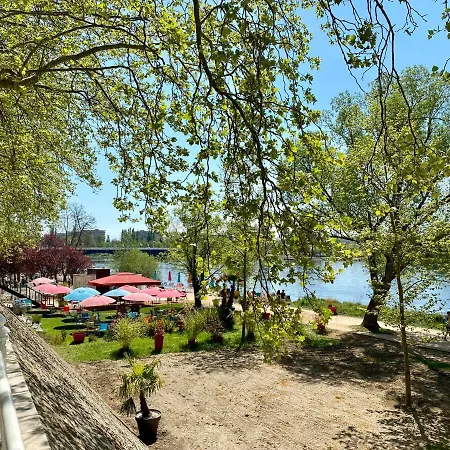 Ecrin De Verdure Aux Portes De Vichy - F1 Privatif Avec Terrasse & Parking Gratuit- Fraicheur Naturelle En Ete- Confort Panzió Bellerive-sur-Allier