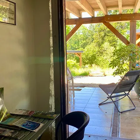 F1 Avec Terrasse Et Vue Sur Jardin Arbore - Fraicheur Naturelle Du Rez De Jardin - Parking * Bellerive-sur-Allier