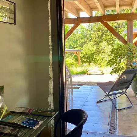 F1 Avec Terrasse Et Vue Sur Jardin Arboré - Fraicheur Naturelle Du Rez De Jardin - Parking * Bellerive-sur-Allier