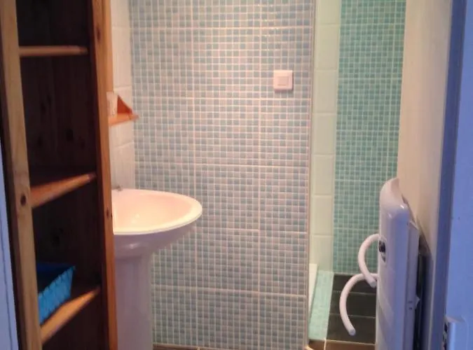 Apartment F1 Avec Terrasse Et Vue Sur Jardin Arbore - Fraicheur Naturelle Du Rez De Jardin - Parking