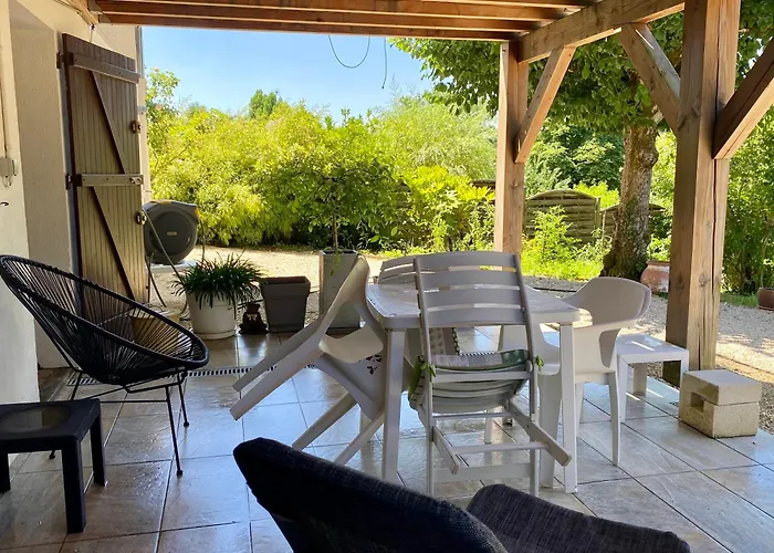 F1 Avec Terrasse Et Vue Sur Jardin Arbore - Fraicheur Naturelle Du Rez De Jardin - Parking *