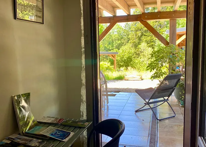 F1 Avec Terrasse Et Vue Sur Jardin Arbore - Fraicheur Naturelle Du Rez De Jardin - Parking * Bellerive-sur-Allier