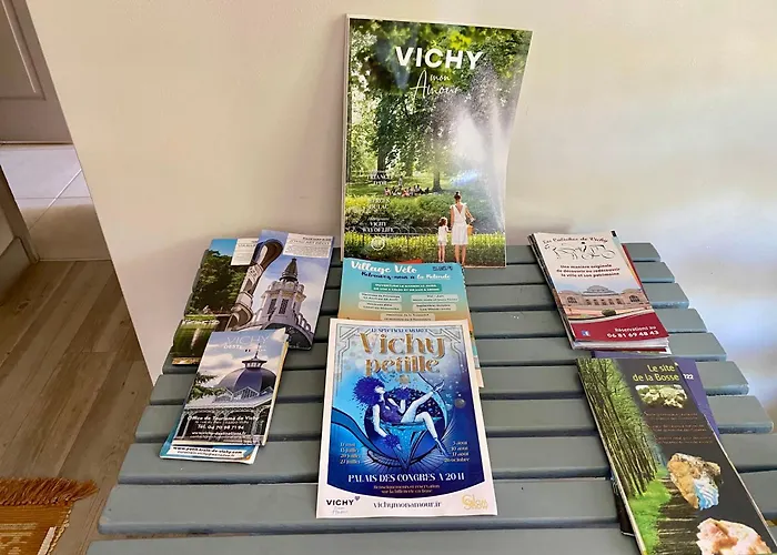 F1 Avec Terrasse Et Vue Sur Jardin Arbore - Fraicheur Naturelle Du Rez De Jardin - Parking * Bellerive-sur-Allier