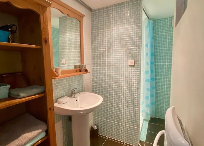 F1 Avec Terrasse Et Vue Sur Jardin Arbore - Fraicheur Naturelle Du Rez De Jardin - Parking Apartment